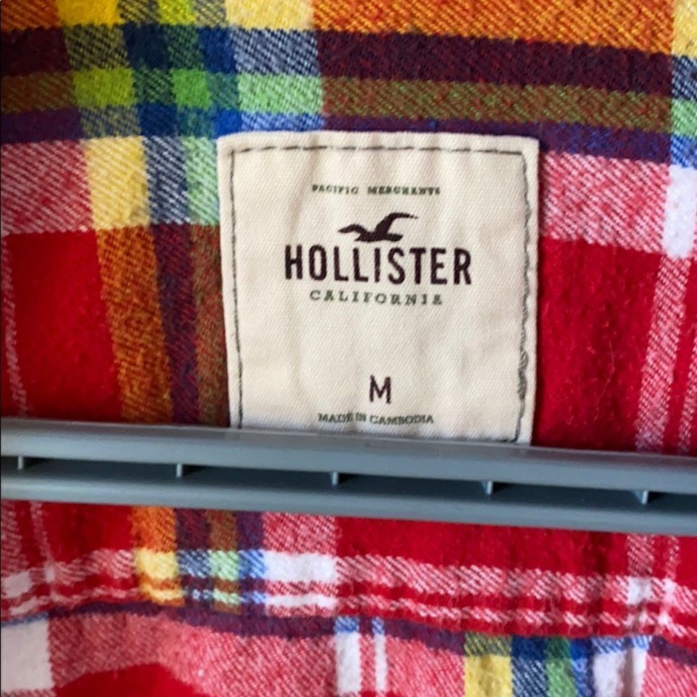 HOLLISTER Plaid - Picture 3 of 5